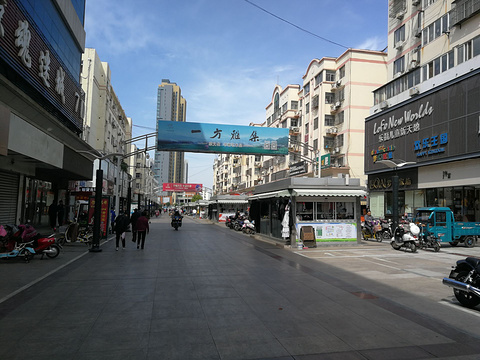 家得福超市海棠南路分店旅游景点图片