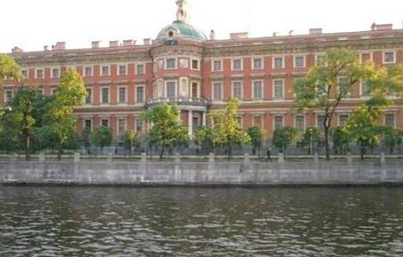 米哈伊洛夫斯基剧院