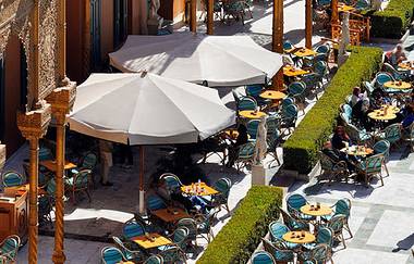 园林大道露天咖啡馆