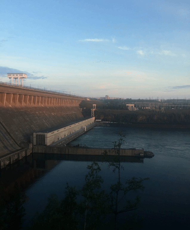 布拉茨克水电站