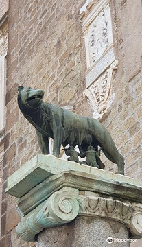 罗马母狼雕像的图片
