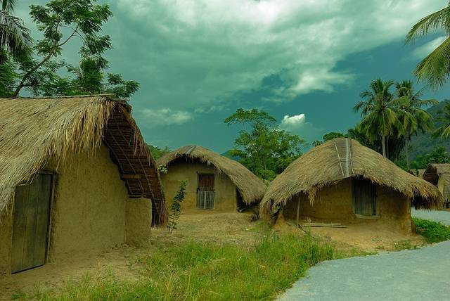 白查村黎族船型屋