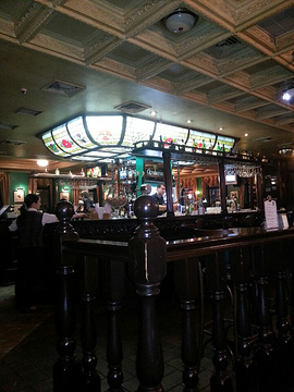 Golden Lion Irish Pub