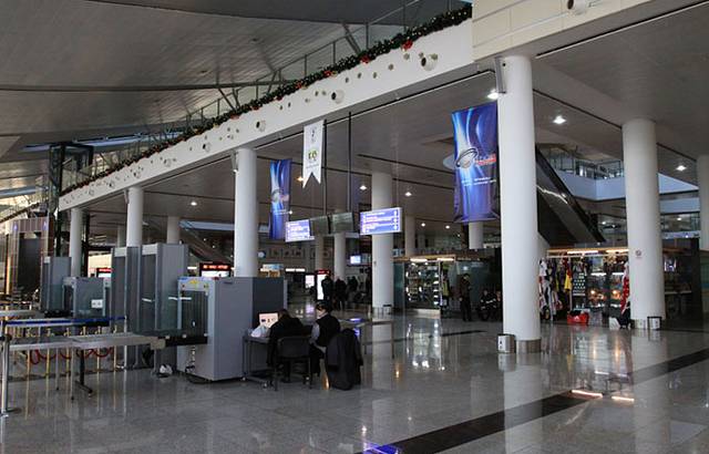 第比利斯国际机场