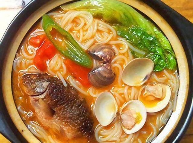 漓江老人鱼汤粉(中心广场店)