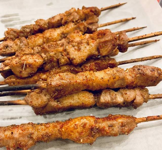 小不点烧烤城(巴彦塔拉店)