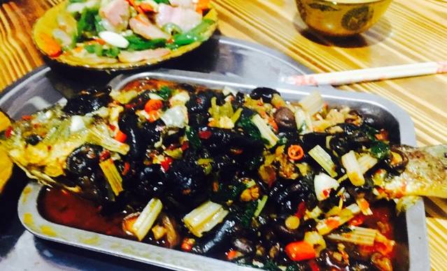 家里坐农家小院