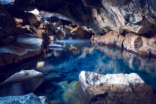 洞穴温泉旅游景点图片