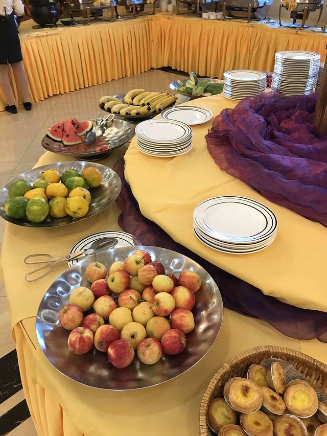 凤冠假日酒店自助餐