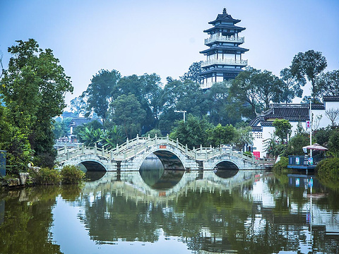 桃花坞玻璃桥旅游景点图片