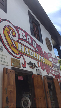 Charlie's Bar & Restaurant