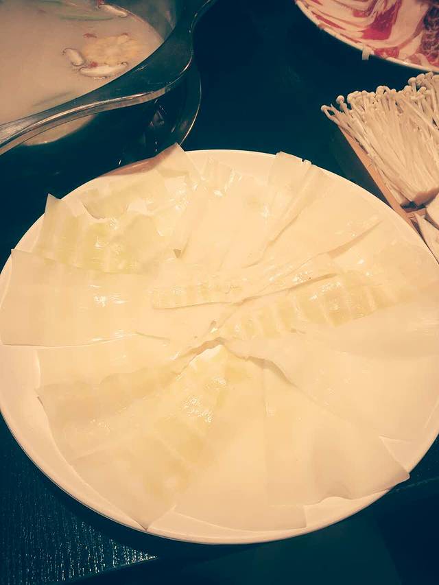 虹霞浓汤骨头煲·重庆老火锅(敦化路店)