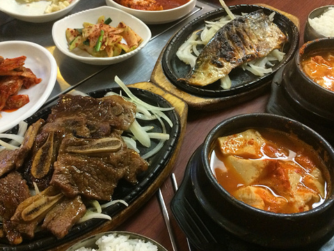 Chung Sol Korean Restaurant BBQ旅游景点图片