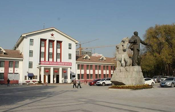 周恩来总理纪念碑纪念馆