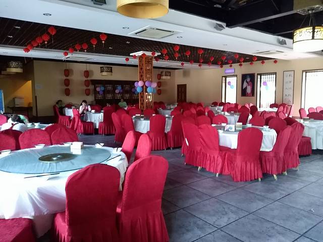 百味戏草坪餐厅(光华店)