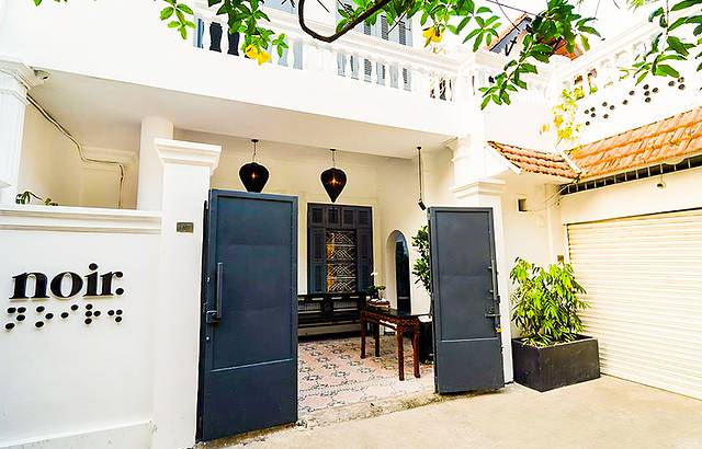 NOIR. Dining in the Dark