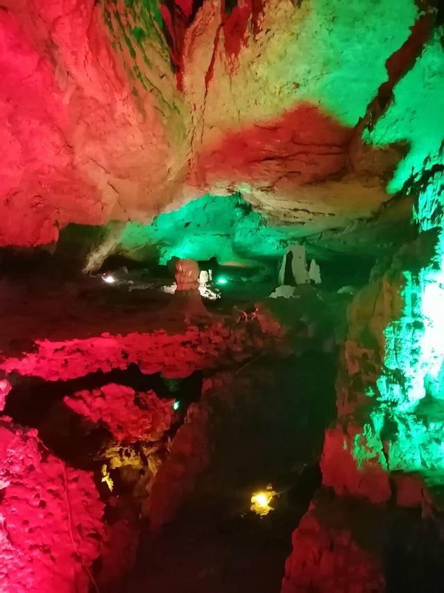 娄山关溶洞