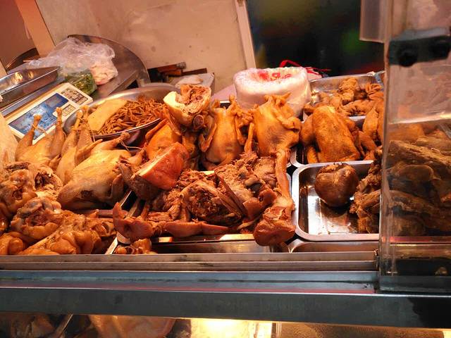 玉凤猪蹄叫化鸡