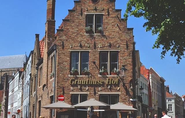 Marzipan-Nougatshop Café by GruuthuseHof