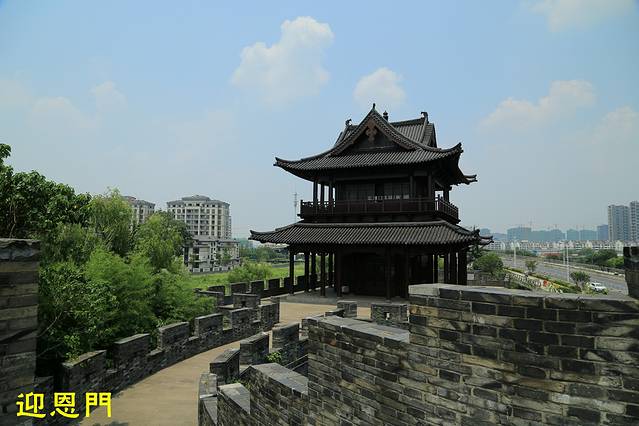 迎恩门风情水街