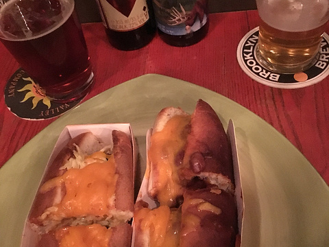 Charlie's Hot Dog Grill旅游景点图片