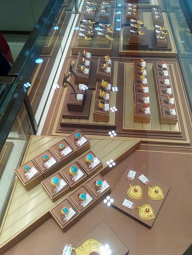 老凤祥(林芝专卖店)