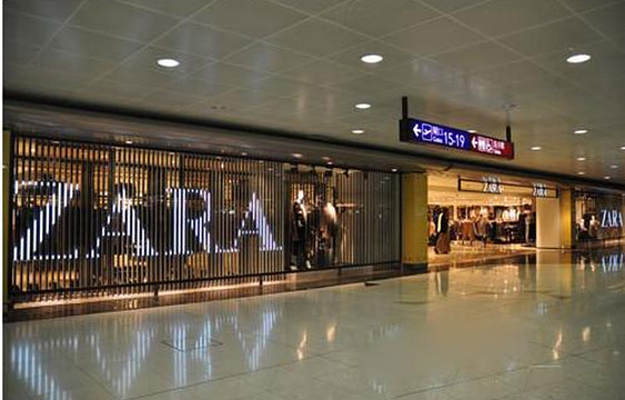ZARA 香港机场T1店旅游景点图片