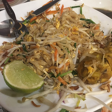 Sukhothai Noodle Sailomjoy