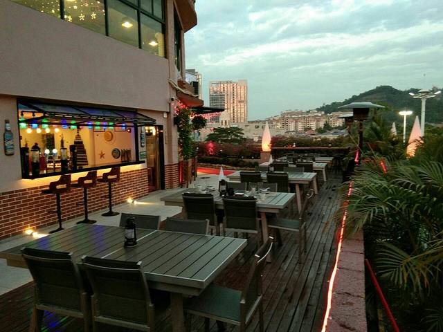 南华路/南村商业步行街(路口)