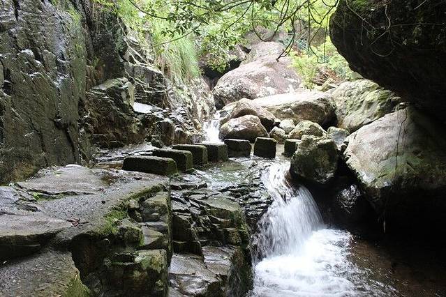 青云山云天石廊