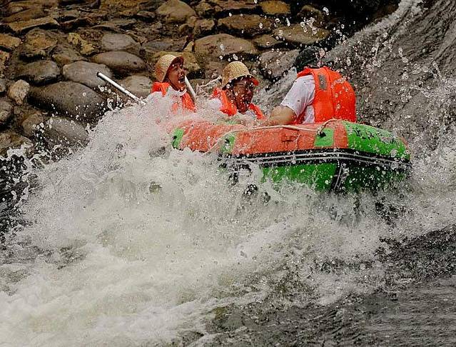 七里扬帆葫芦峡漂流