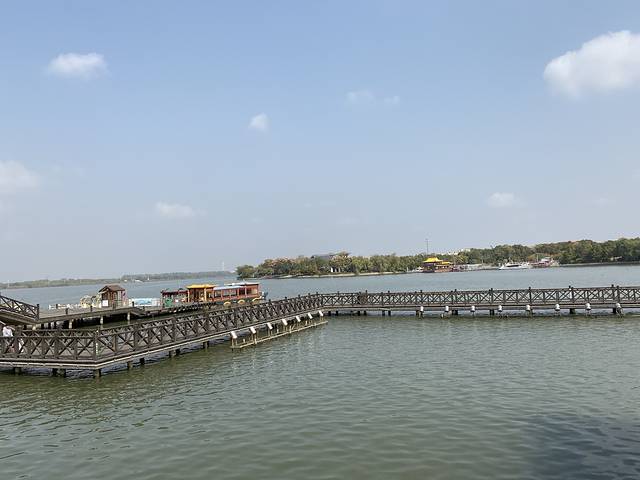 金山湖游乐天地