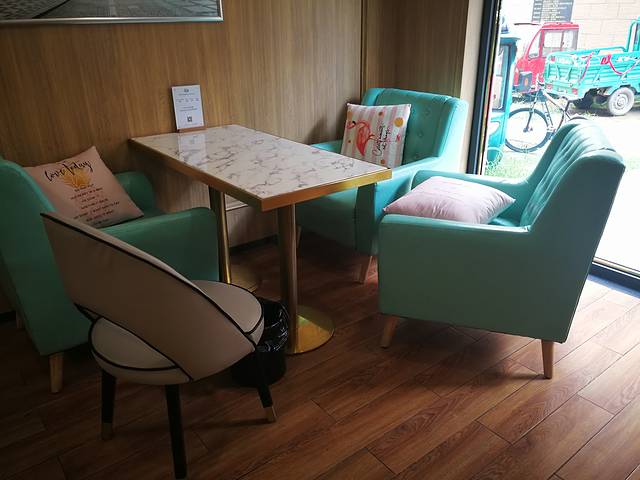 法兰贝田烘焙(丹阳路店)