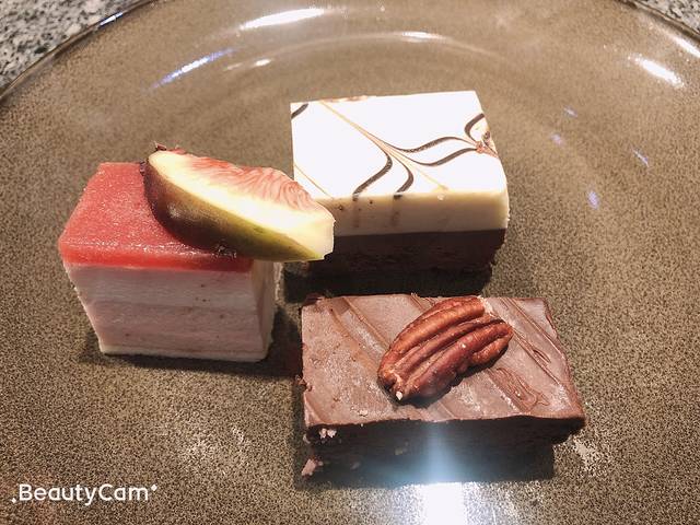 南京银城皇冠假日酒店·L咖啡自助餐厅