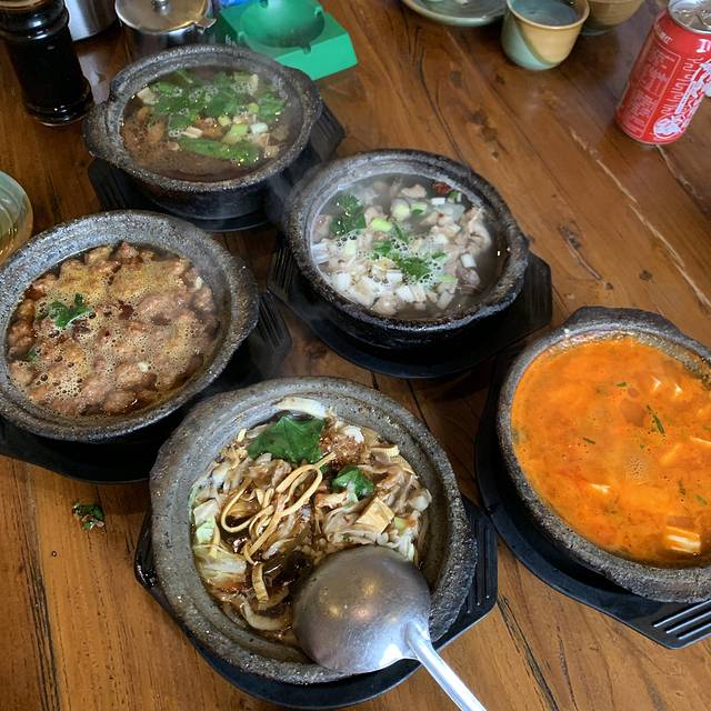 王明古法砂锅居(开化寺店)