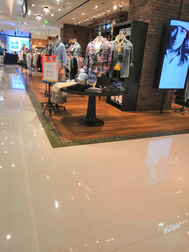 新世界百货(清泉路店)