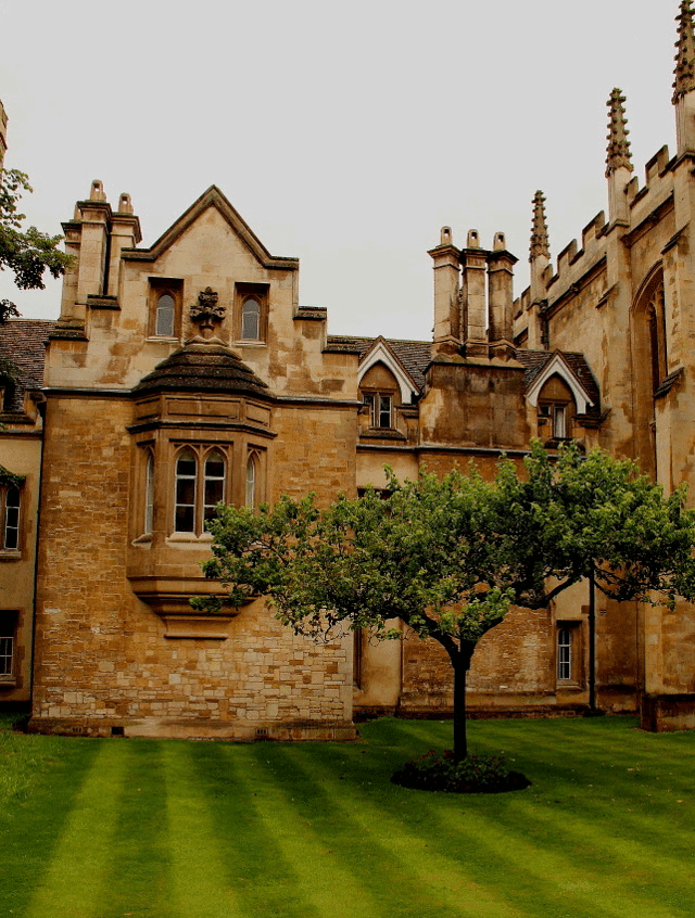剑桥大学克莱尔学堂