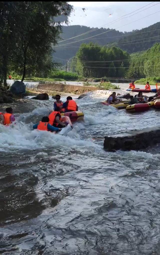 黑里河漂流景区