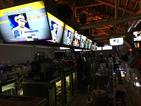 Upper Deck Ale & Sports Grille