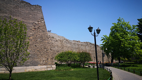 明北京城城墙遗迹的图片