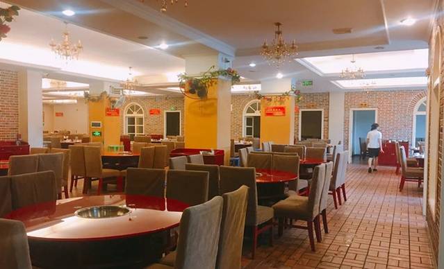 和杏板栗养生鸡汤(江阳区政府店)