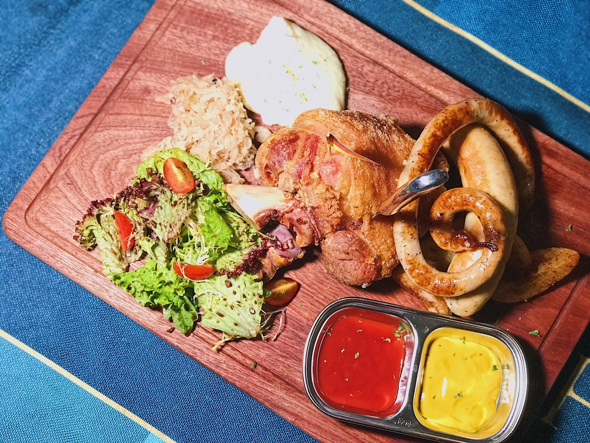 又见马甲M8融合西餐厅(体育中心店)