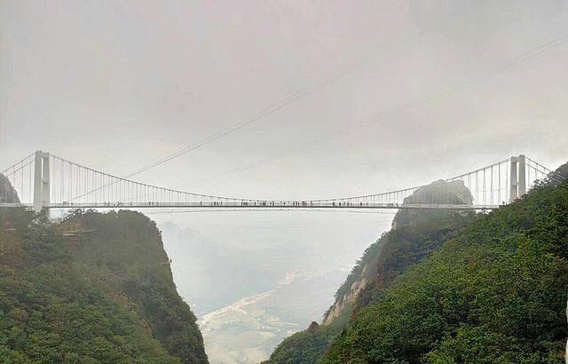 凤凰山玻璃栈道