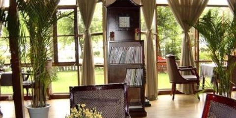 廊桥咖啡(峨眉山南路店)