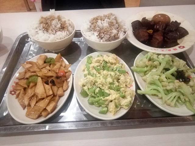 薛氏三八快餐(经三路店)