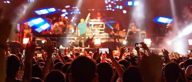 芳邻路酒吧一条街