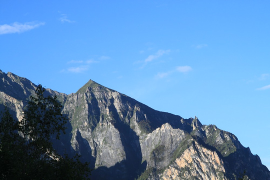 墨尔多神山旅游景点图片