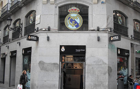 皇马官方专卖店（Gran Vía）的图片