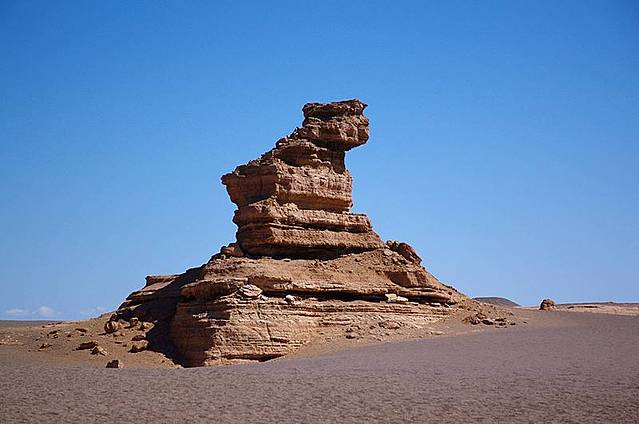 金狮迎宾(塔状雅丹)