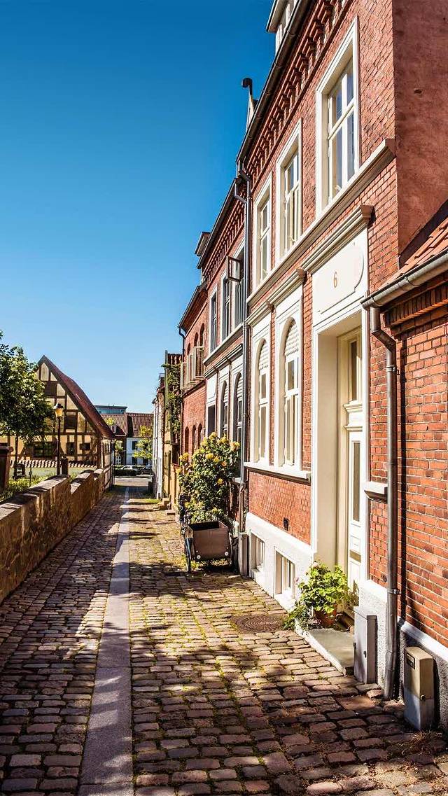 来伊份(华强街店)